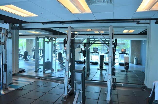 Building Photo - 400 W Peachtree St NW