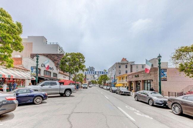 Building Photo - Condo - Heart of Downtown San Diego