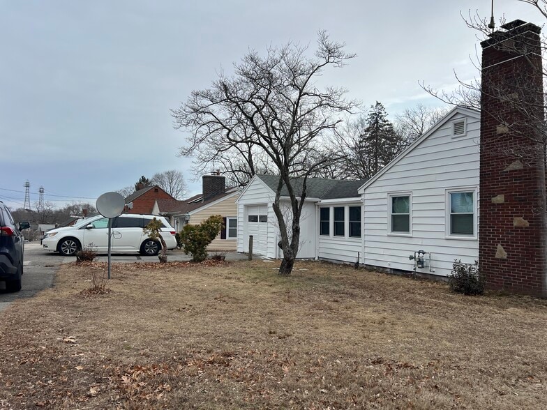 Building Photo - 109 Quincy Ave