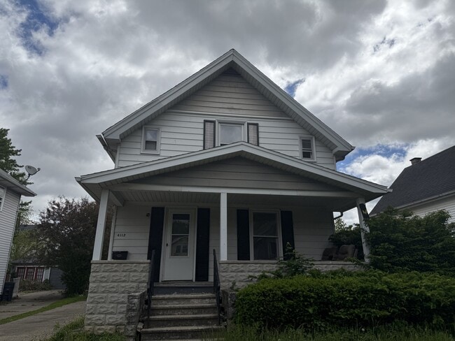 Primary Photo - 4112 Caroline Ave