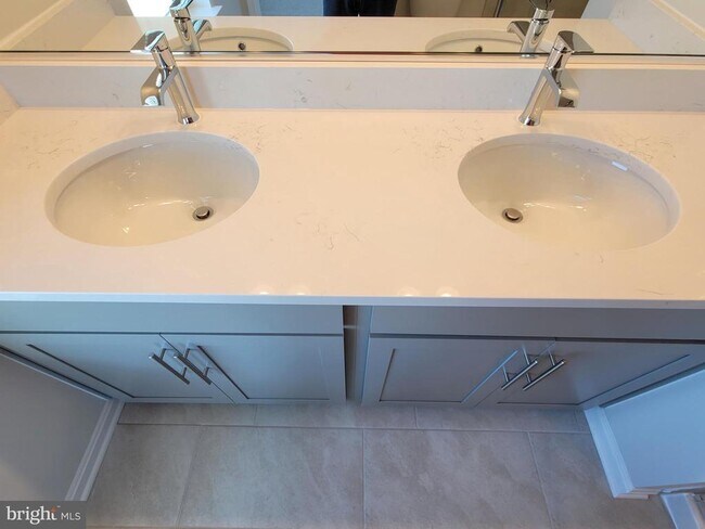 Building Photo - 762 Union St