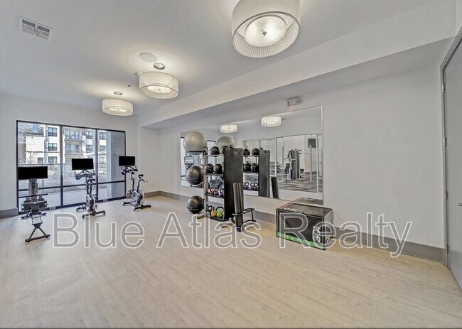 Building Photo - 2700 Old Denton Rd