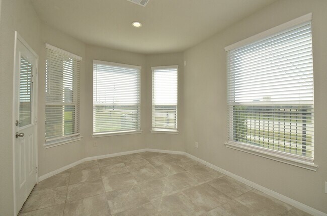 Building Photo - 3502 Gannan Lake Ct