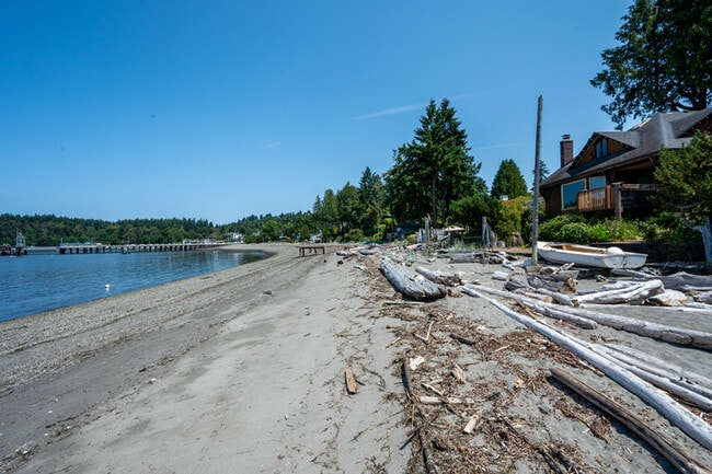 Building Photo - 9309 Fauntleroy Wy SW