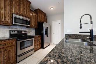 Building 2- 2BR, 2BA - 1,095 - Kitchen - Willis Snow Properties, LLC