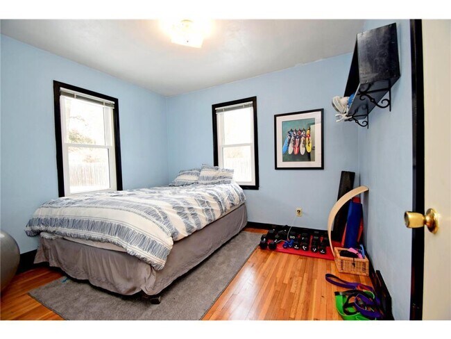 Building Photo - 1101 Valders Ave N