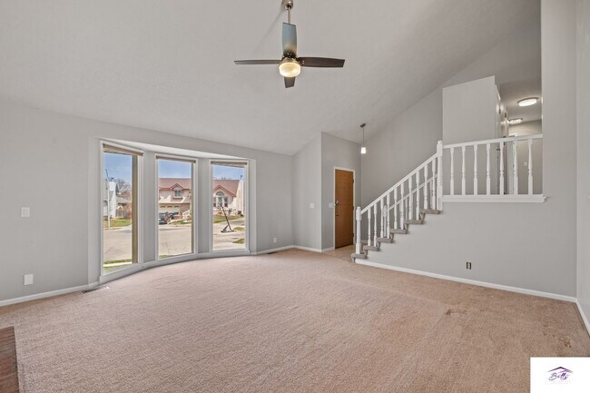 Building Photo - AVAILABLE NOW!