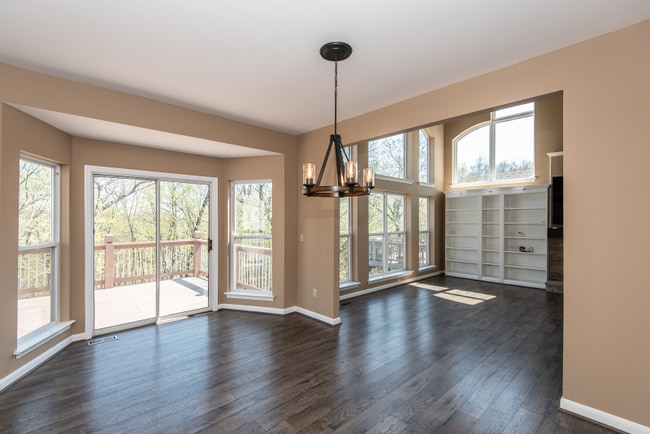 Building Photo - 720 Vista Hills Ct