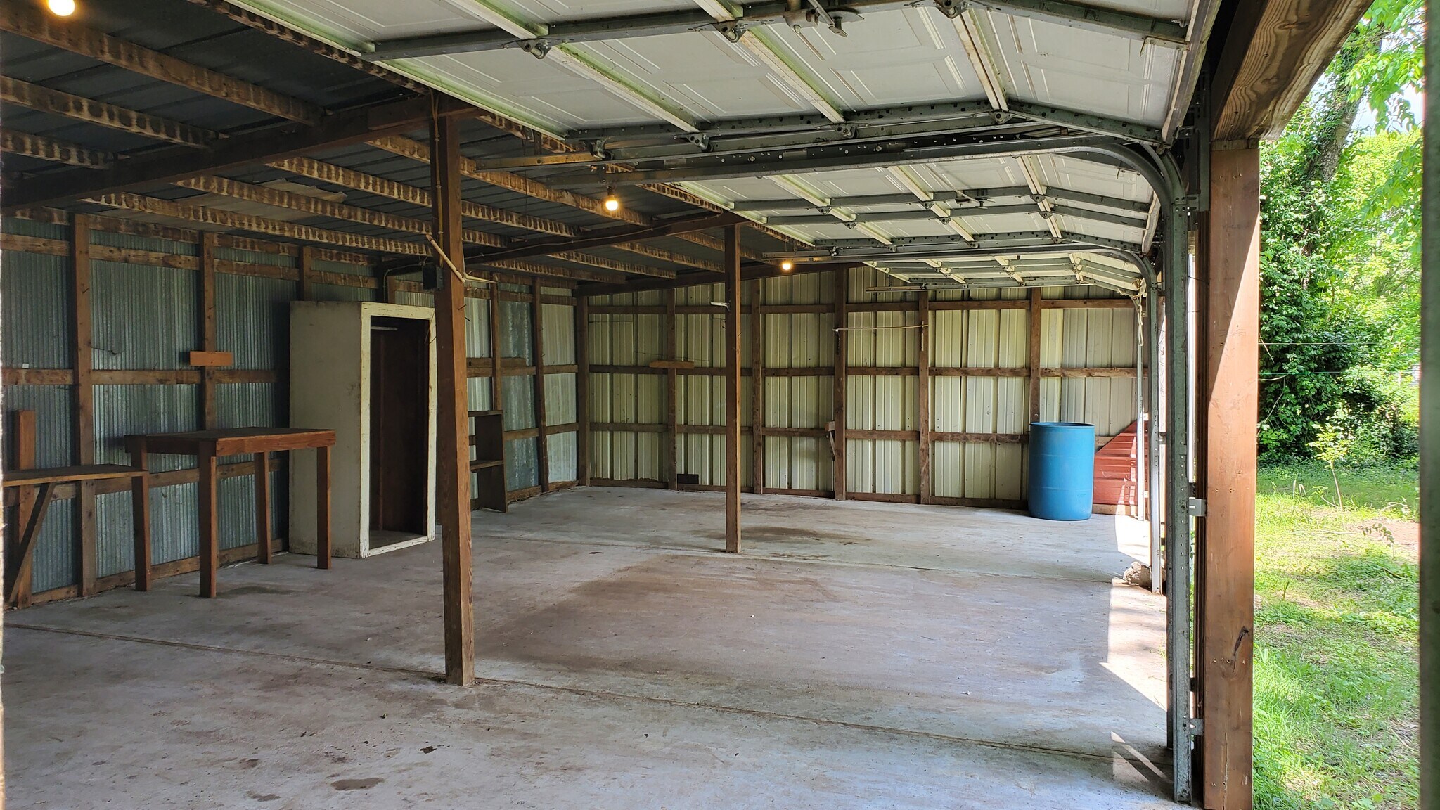 Building Photo - 20936 Dawn Hill East Rd