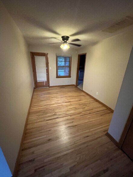 Building Photo - 8013 E Orme St