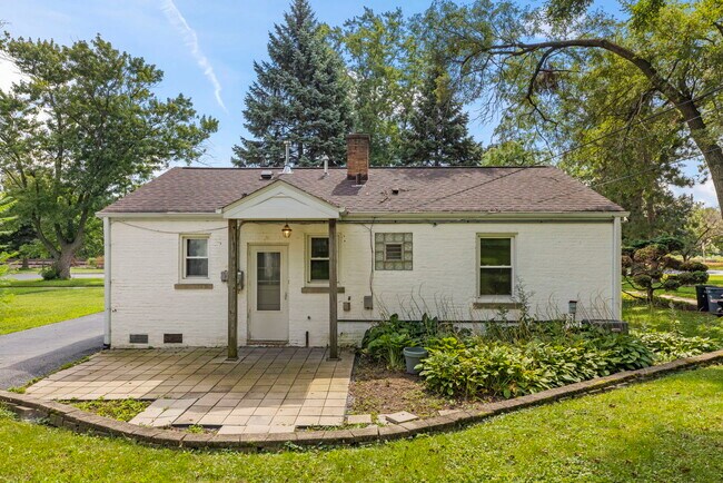 Building Photo - 1335 College Ave