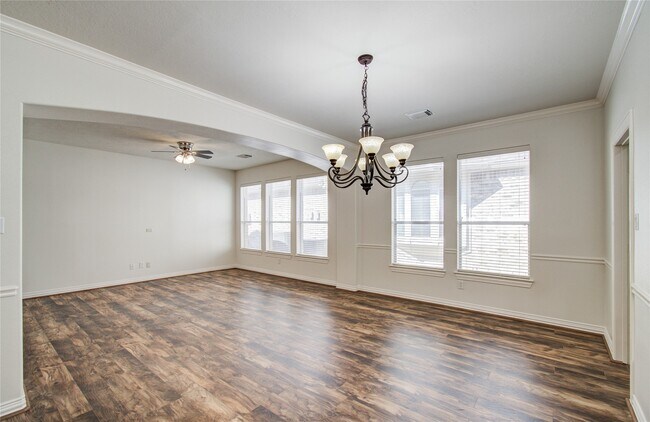 Building Photo - 7814 Heron Lakes Dr