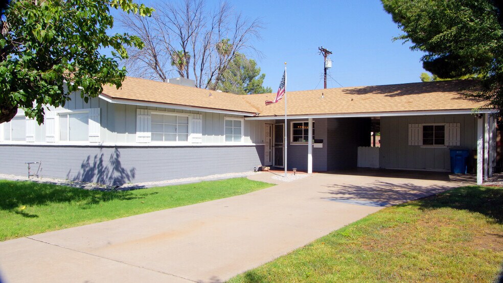 Building Photo - 6059 N 22nd Ave