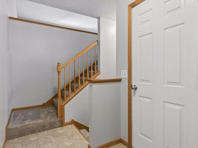 Building Photo - 2085 St Johns Ct