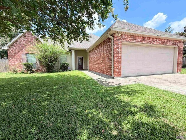 Building Photo - 41188 Lakeway Cove Ave