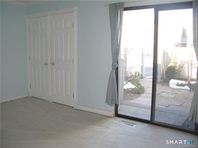 Building Photo - 3 Sandlewood Ln