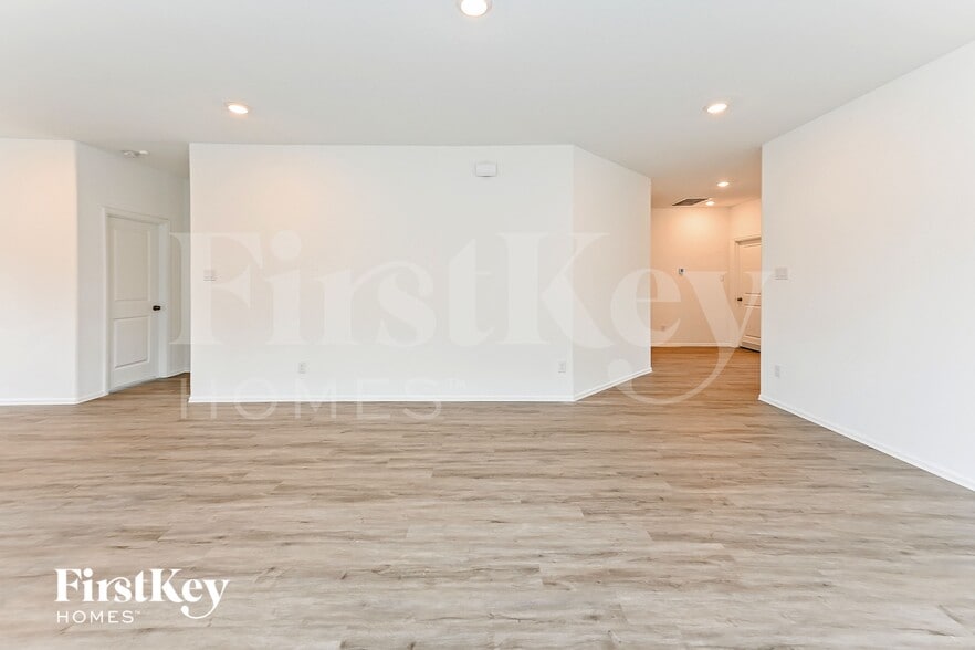 Building Photo - 5214 Eagleton Dr