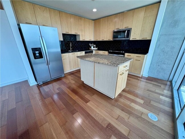 Building Photo - 3324 Peachtree Rd NE