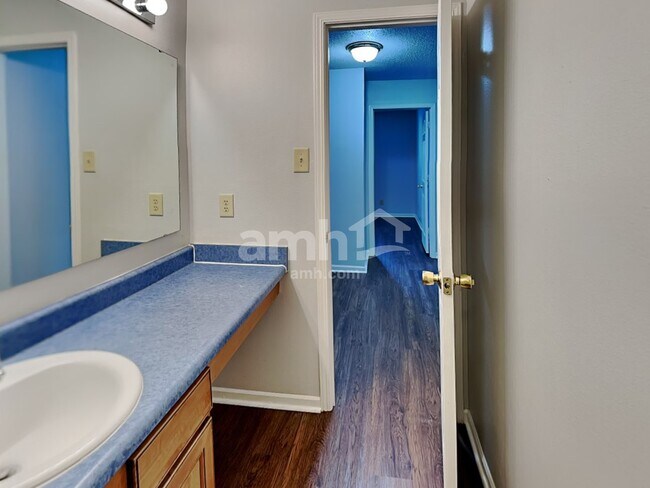 Building Photo - 1313 Central Park Dr