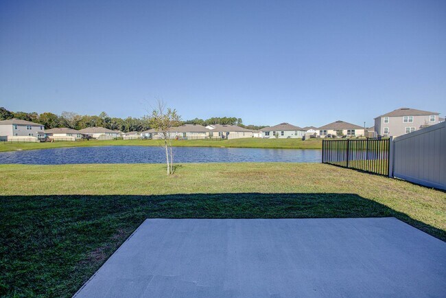 Building Photo - MOVE-IN READY 3/2 IN ENTRADA!