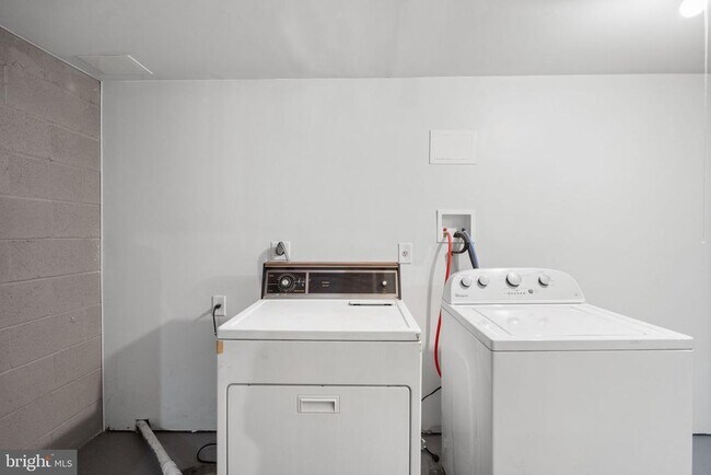 Building Photo - 1326 N Stockton St