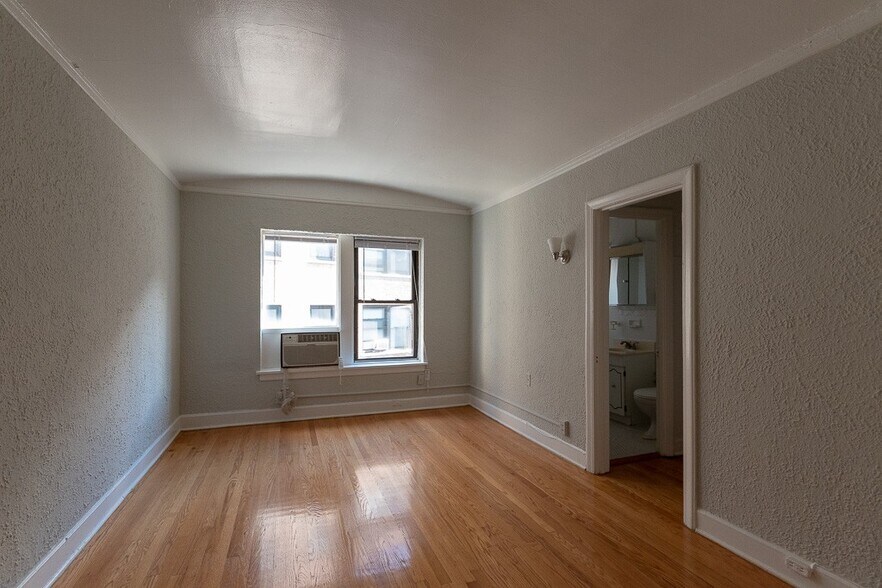 Building Photo - 539 W Arlington Pl