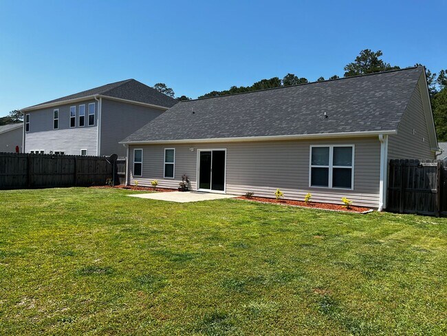 Building Photo - Beautiful home in Croatan Crossing
