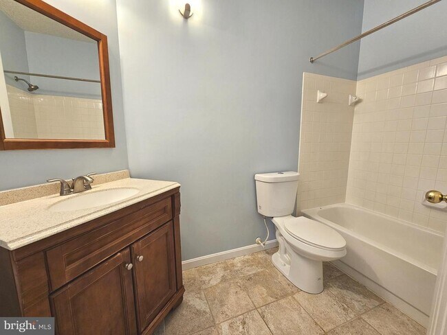 Building Photo - 6005 Rosebud Ln