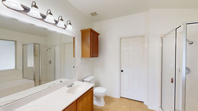 Building Photo - PRICE IMPROVEMENT IN WHITE ROCK $1,995!!!!