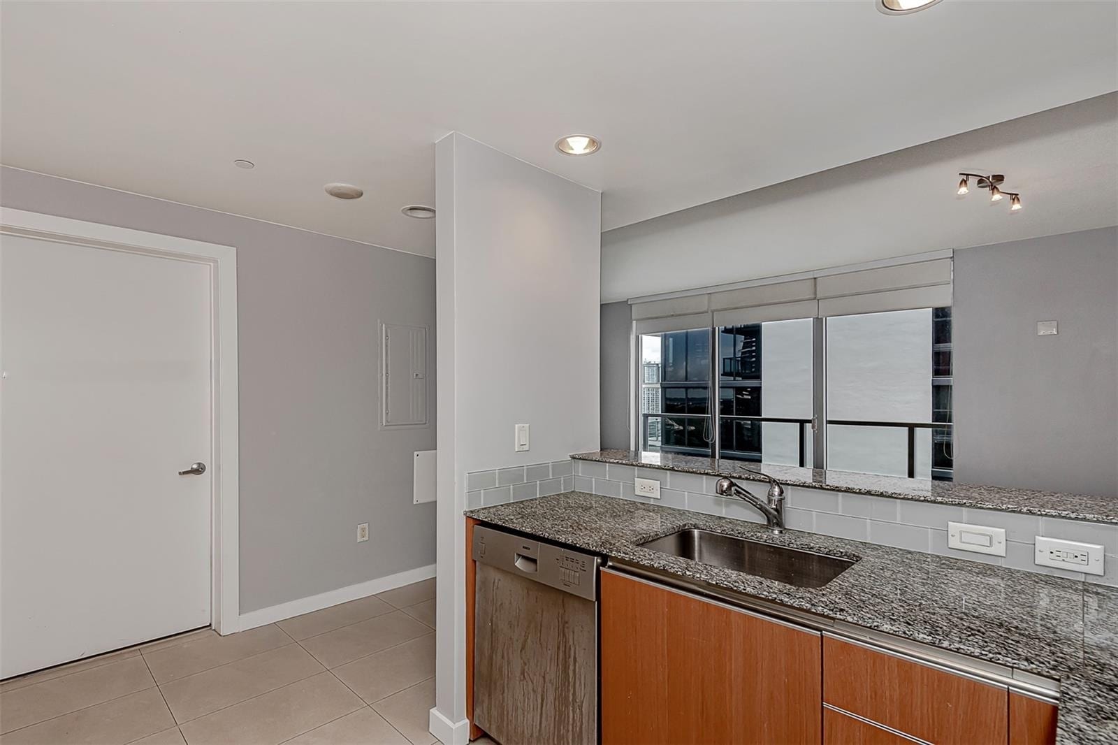 Building Photo - 1050 Brickell Ave