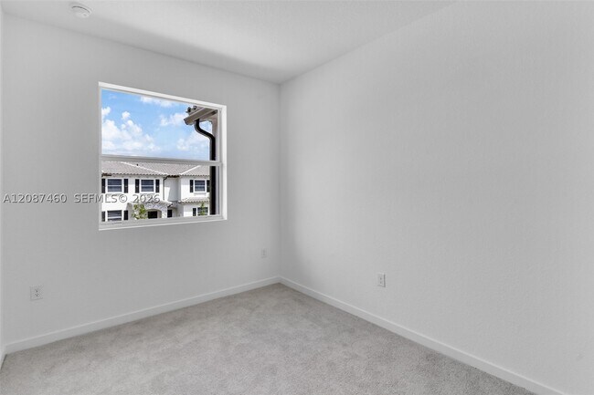 Building Photo - 1081 SE 3rd Terrace