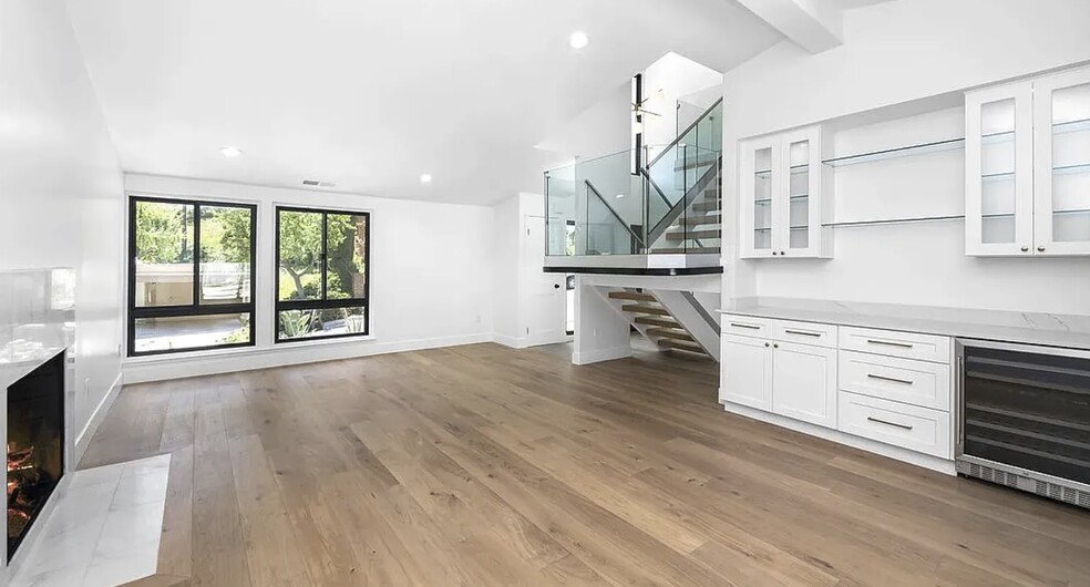 Building Photo - 17163 Clemons Dr