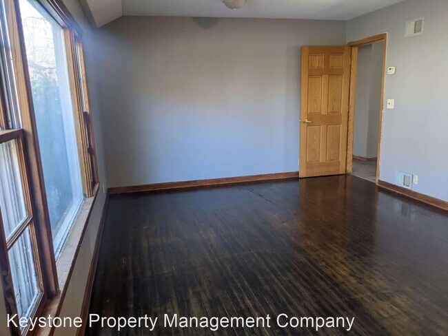 Building Photo - 3 br, 1.5 bath House - 1923 E. Court Street