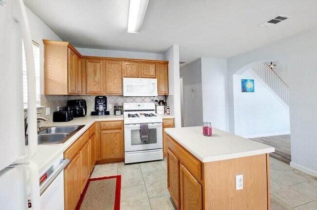 Building Photo - 505 Woodsorrel Way