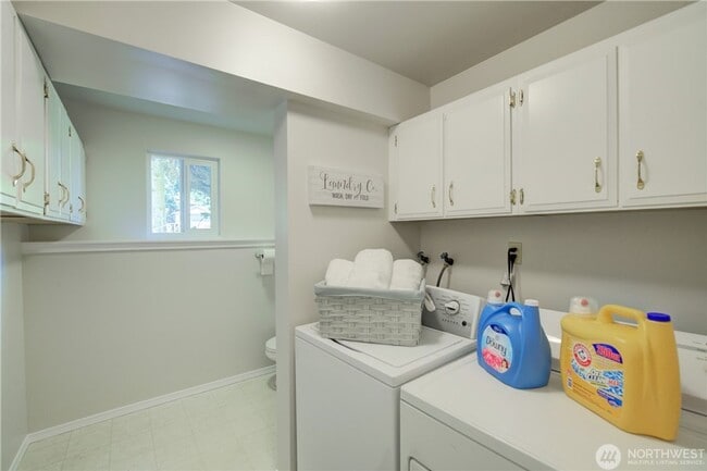 Building Photo - 3 bd 2.5 bath Bothell Single Family house.