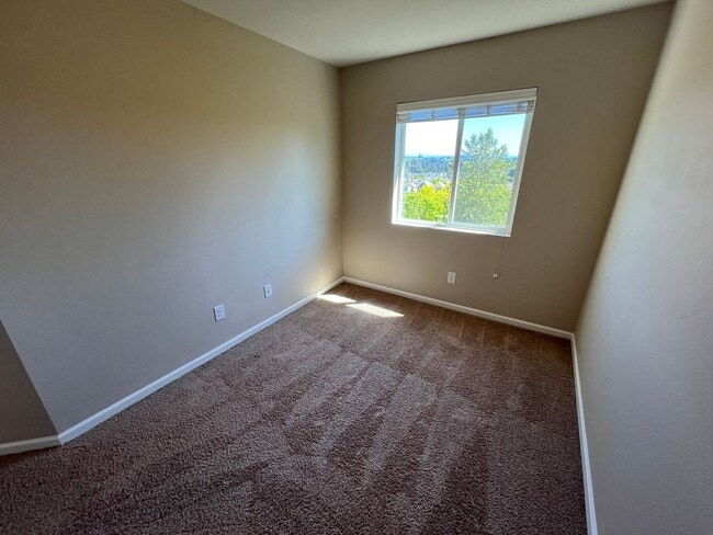 Building Photo - Morningside 3 Bedroom Townhome Happy Vally