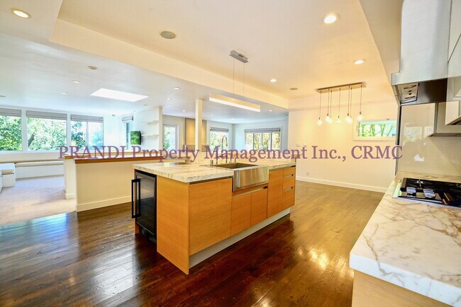 Building Photo - Stunning Seminary Gem, Modern Finishes & P...