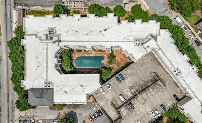 Building Photo - 870 Mayson Turner Rd NW