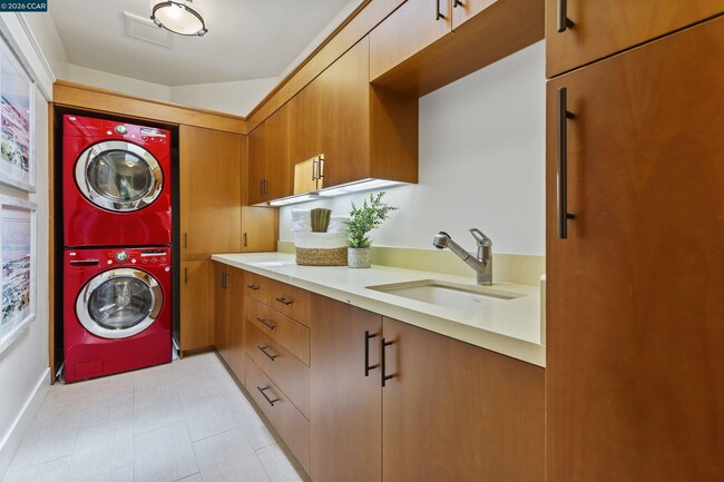 Building Photo - 1754 Reliez Valley Rd