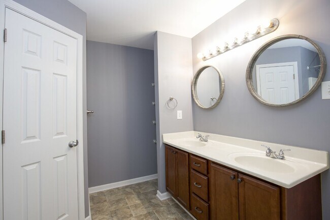Building Photo - "Charming 3 Bed, 2 Bath Home in Spring Lak...