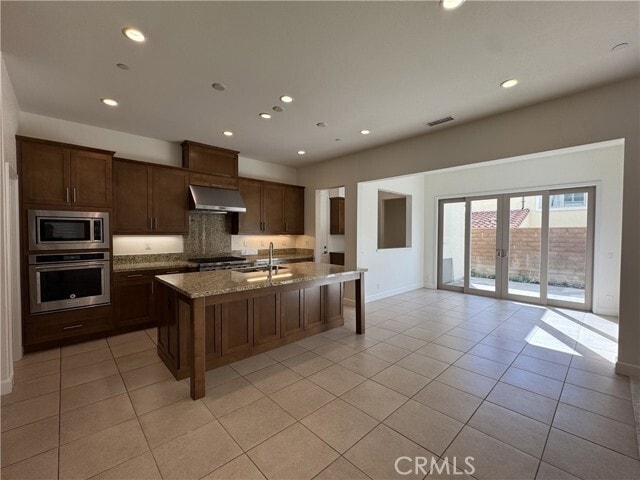 Building Photo - 66 Diamond Flats