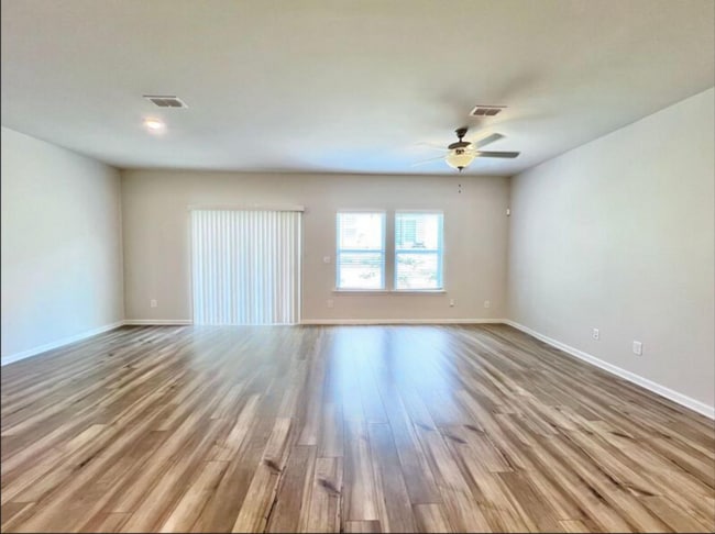 Building Photo - 1592 Villageside Ct