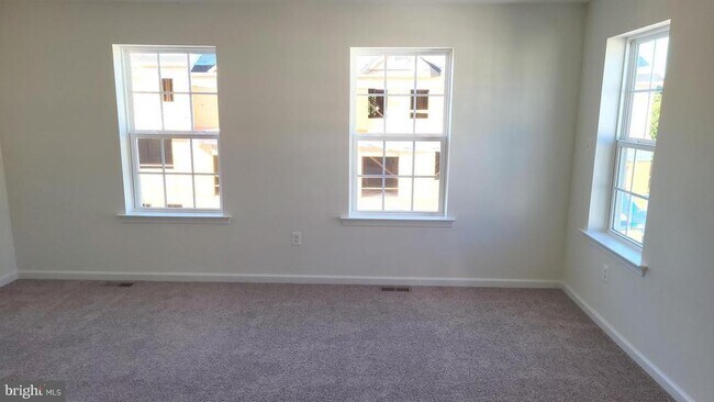Building Photo - 9360 Seney Ln