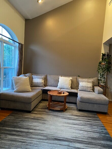 Building Photo - 113 Riverwalk Way