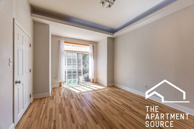 Building Photo - 2554 W Cortland St