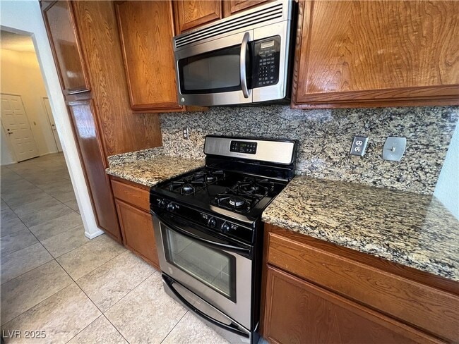 Building Photo - 8901 Clear Blue Dr