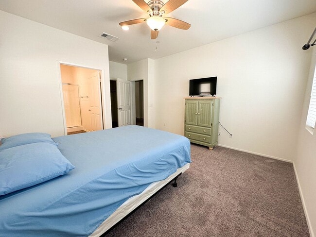 Building Photo - COMING SOON! * RARE OPPORTUNITY * SENIOR (55+) ROOM FOR RENT IN PRISTINE GATED COMMUNITY IN MENIFEE!