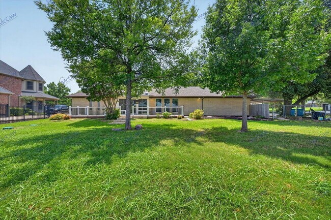 Building Photo - 3505 Larkin Ln