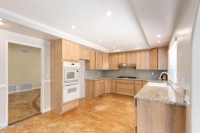 Building Photo - 208 Deerwalk Pl