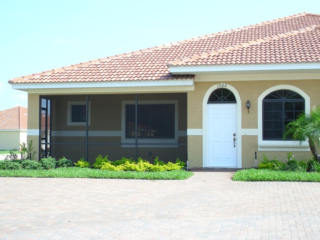Primary Photo - 1562 Cumin Dr